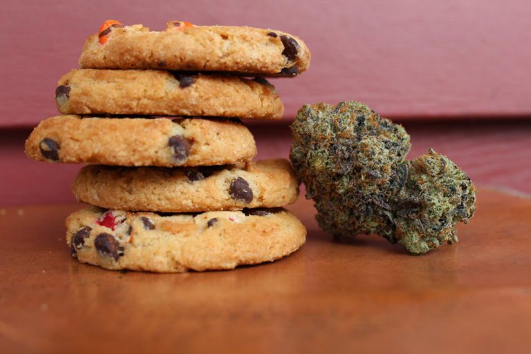 Eating Weed: The Benefits of Edible Marijuana Products